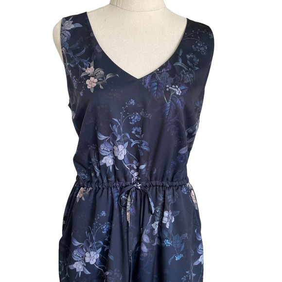 DECJUBA Sz8 Navy with blue toned floral design dress with elastic waist with tie - Picture 3 of 12